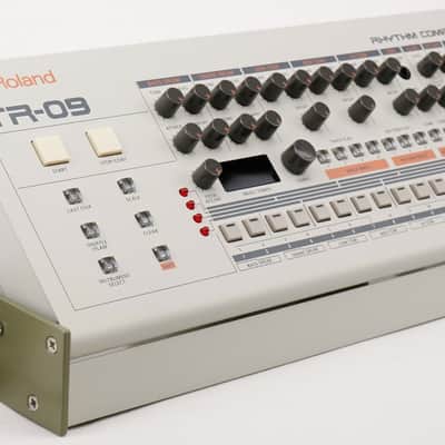 Roland TR-09 Boutique Rhythm Composer + Decksaver + Neuwertig + 1,5J Garantie
