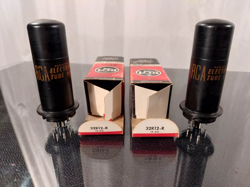 Pair of RCA 6L6 ( MT ) Metal Tube  1960 , September - Black image 1