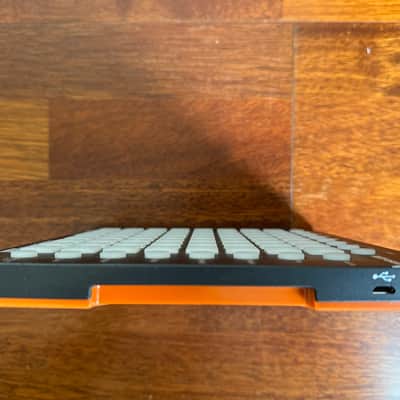 Novation Launchpad Mini MKII Pad Controller 2015 - 2019 - Black image 4