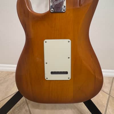 Fender American Performer Stratocaster with Rosewood Fretboard 2018 - Present - Honeyburst image 6