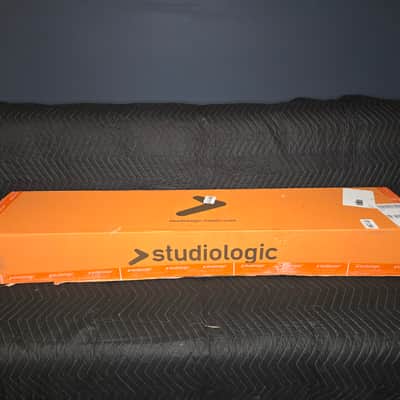 Studiologic Numa Compact X SE 88-key Stage Piano 2026 with Case and Pedal image 4