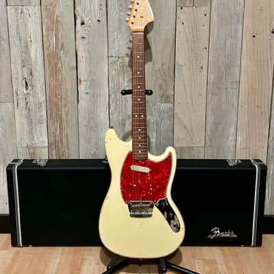 1965 Fender Musicmaster II with Rosewood Fretboard - Olympic White image 16