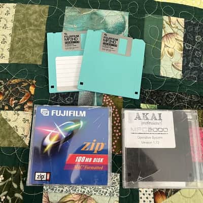 Akai MPC 2000XL Bundle, 32mb upgrade, 8 output expansion, Zip drive, Extra Disks image 5