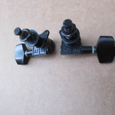 Pair of Locking Black Guitar Tuners image 4