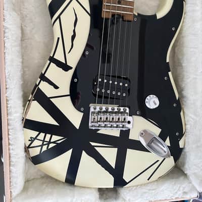 EVH Striped Series '78 Eruption 2022 - Present - Black / White Stripe Relic image 3