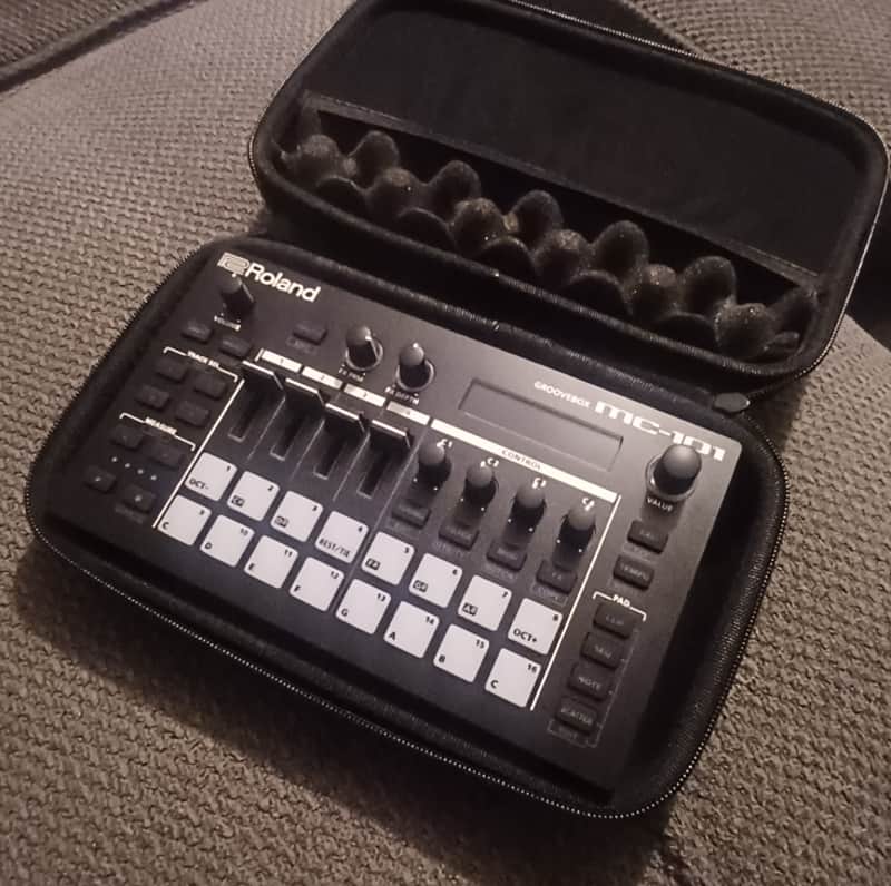 Roland MC-101 Groovebox 2019 - Present - Black image 1