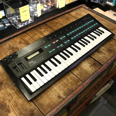 Yamaha DX100 Programmable Algorithm Synthesizer 1985 - Black