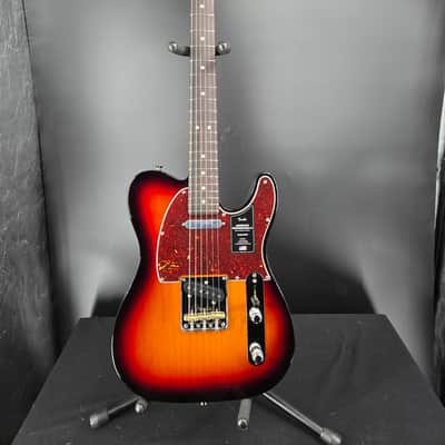 Fender American Professional II Telecaster®, Rosewood Fingerboard, 3-Color Sunburst image 2