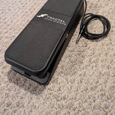 Fractal Audio Axe-FX III with FC12 Controller and EV1 Expression Pedal image 3