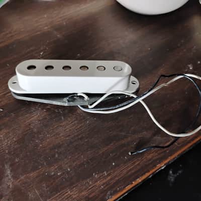 Fender Stratocaster Pickup 1979 Original Vintage grey bobbin USA Part, works perfectly, 5.7k ohms, for luthier project restoration restore image 3