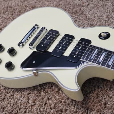 Video! 2018 Gibson 3 P90 Les Paul Custom M2M Vintage White image 7