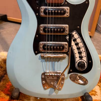 Hagstrom III 1960s - Powder Blue image 2