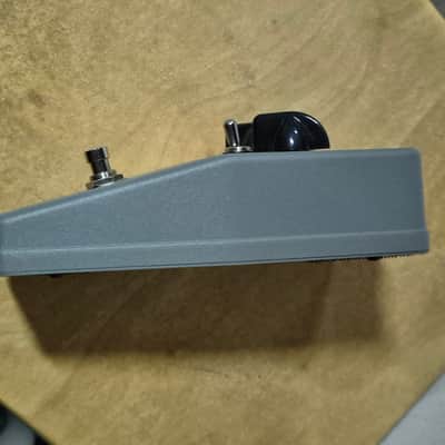 Behringer FUZZ BENDER Vintage 60s Style Fuzz Pedal with Custom Bias Mod Switch image 4