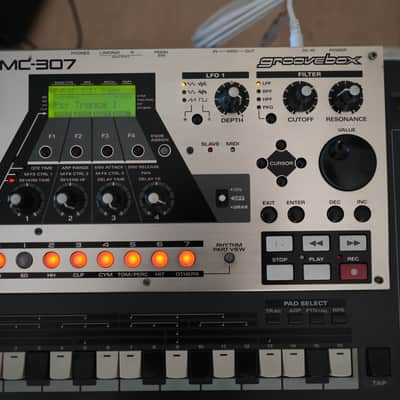 Roland MC-307 - REFURBISHED (+flightcase, new cables) image 7