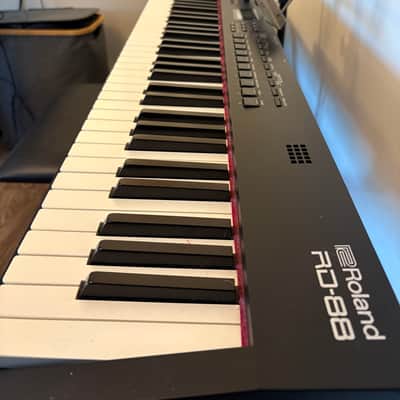 Roland RD‑88 88‑Key Stage Piano — Complete Bundle: Stand, Case, Pedal, Stool — London