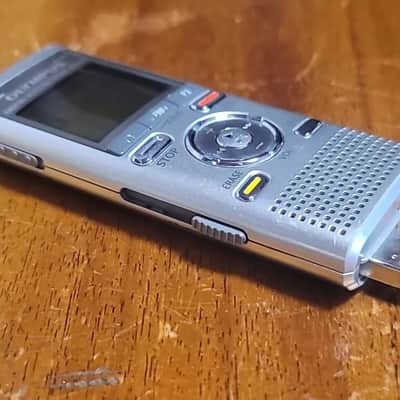 Olympus WS-821 Digital Voice Recorder - USB Storage Device & MP3 Player image 1