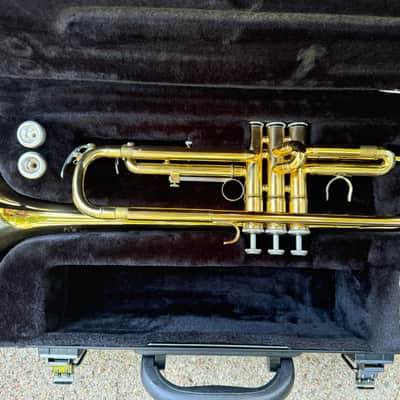 Yamaha YTR-200ADII Advantage Standard Bb Trumpet 2010s - Brass image 4