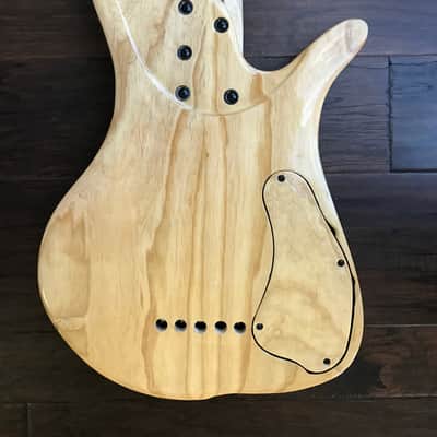Menapia hand made short scale 5 string bass, Duncan NYC pickups, left handed image 5