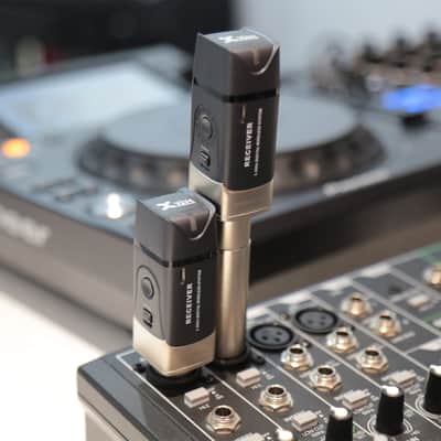 Xvive Dual U3 Wireless System for Audio image 9