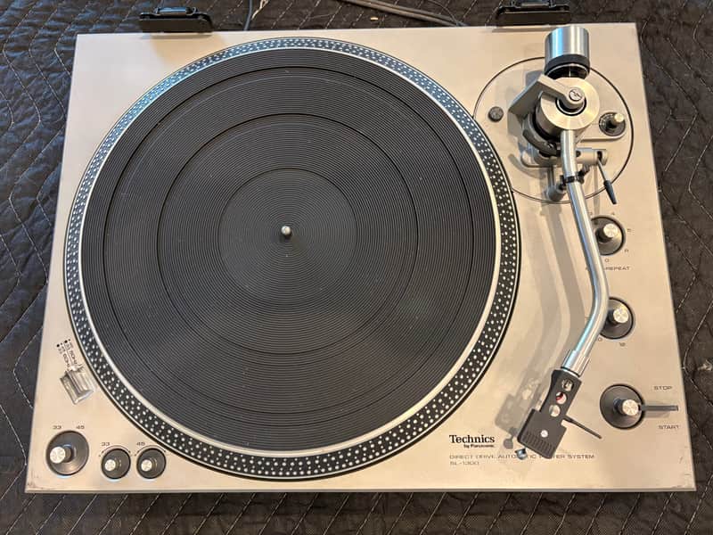 Technics SL-1300 Direct Drive Automatic Player System Turntable 1974 - 1978 - Silver