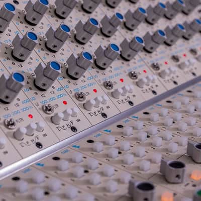 API 1608-II 16 Channel Console with Automation | Limited Edition (White) image 6