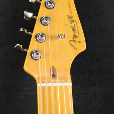 Fender American Professional Classic Stratocaster HSS Faded Lake Placid Blue Maple Fingerboard image 5