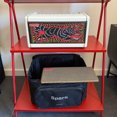 Positive Grid Spark 40 40-Watt 2x4" Modeling Guitar Combo 2021 - Pearl White image 3