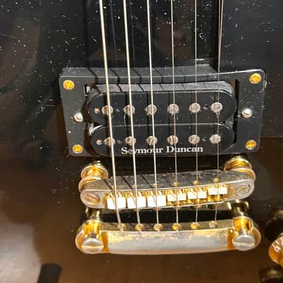 Hohner HG-430 LP Style With Seymour Duncan Pick Ups - Black + Gold image 3