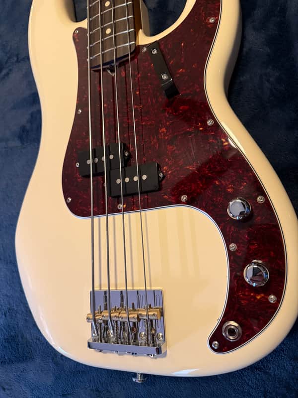 Fender Vintera II '60s Precision Bass 2023 - 2026 - Olympic White image 1