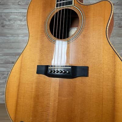 Larrivee LV-04 Early 2000s - Spruce / Mahogany  - Includes Hardshell Case image 3