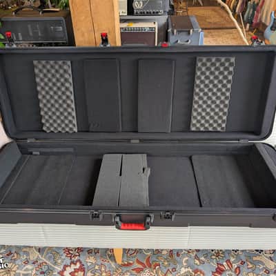 Gator GTSA-KEY88 88-Key Keyboard Case, Hardshell, Wheels - Used image 3
