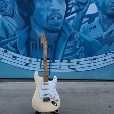 Fender Jimi Hendrix Artist Series Signature Stratocaster 2015 - Present - Olympic White image 12