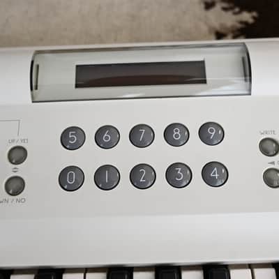 Korg 707 White ***Ultra Rare*** image 3