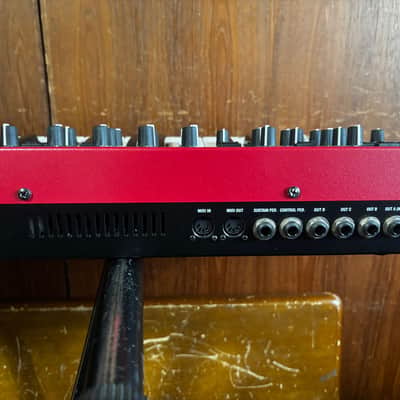 Clavia nord lead 2x 20-voice Analog Modeling Synthesizer w/ gig bag image 9