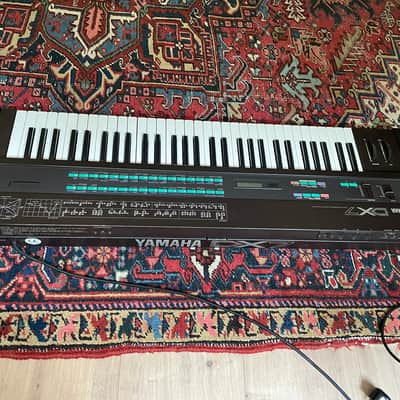 Yamaha DX7 Programmable Algorithm Synthesizer 1983 - 1987 - Black image 4