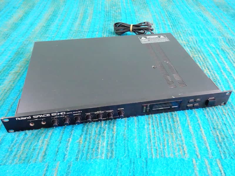 Roland RE-3 Digital Space Echo - Serviced - K053 image 1