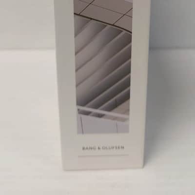 B & O E8 Motion Earbuds image 19