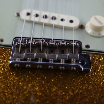 Fender Custom Shop 1963 Stratocaster® Super Heavy Relic® - Super Faded Aged 3-Color Sunburst Sparkle image 8