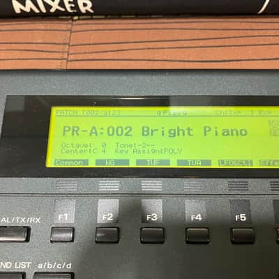 Roland XP-80 76-Key 64-Voice Music Workstation Keyboard 1999 - 2004 - Black image 6