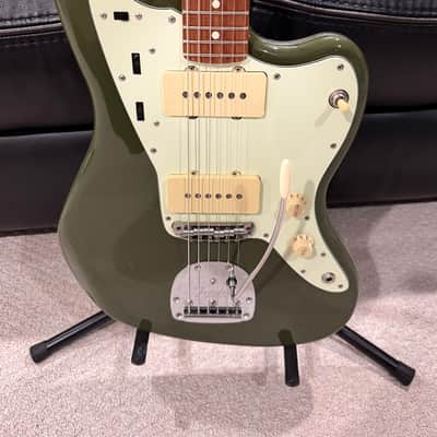 Fender CME Exclusive Player Jazzmaster 2021 - 2023 - Olive - W/ Stay Trem and add ons image 3
