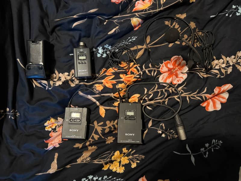 Sony URX-P2 Synthesized Diversity Tuner & UTX-B2 Transmitter #45106 image 1