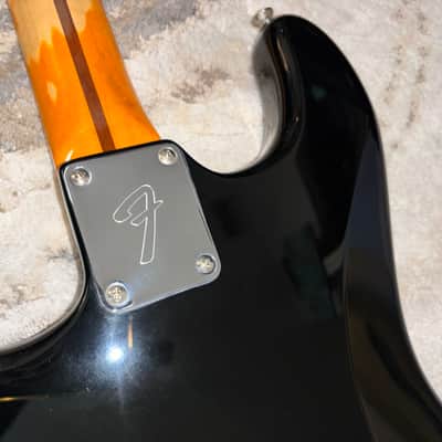 Fender Stratocaster 2018 - Black image 11