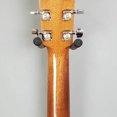 Larrivee P-09 Natural w/ Indian Rosewood back and sides image 5