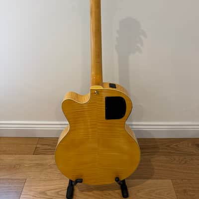 Yamaha AEX 1500 - with Yamaha hard case - Natural image 3