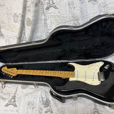 2001 Fender American Standard Stratocaster with Maple Fretboard Black Finish Original Case image 5