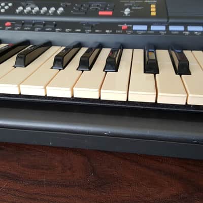 Yamaha PSR-500 Keyboard Portatone Portable 61-Keys, Built in | Reverb