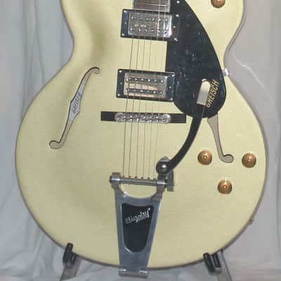 Gretsch G2420T Streamliner Hollow Body with Bigsby 2024 - Present - Gold image 1