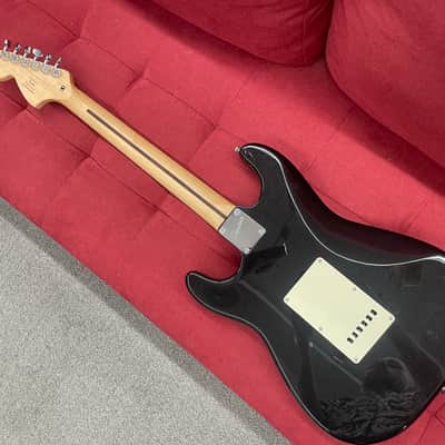 Squier Standard Stratocaster with Maple Fretboard 2004 - Black Metallic image 12