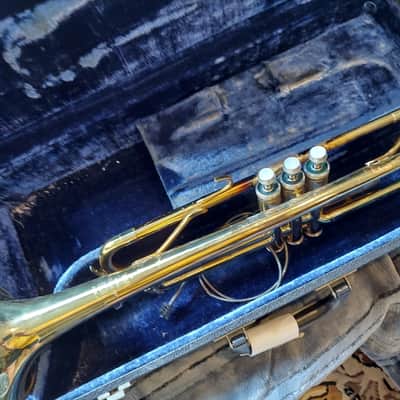 King Cleveland 600 Bb Trumpet, USA, Brass with Case, good but resolder image 7