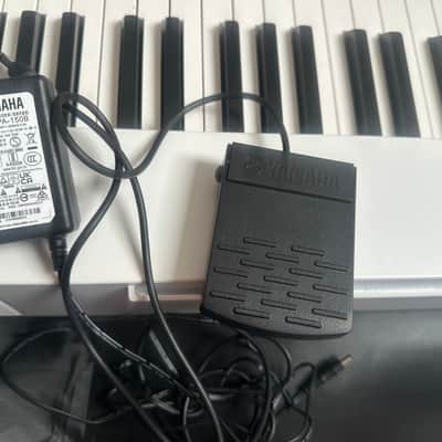 Yamaha P-225 88-key Digital Piano 2023 - Present - White image 2